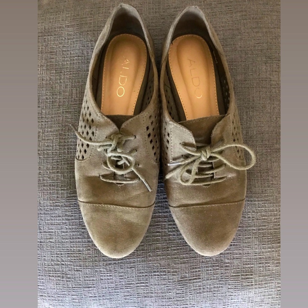 Aldo olive flat shoe US 6